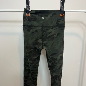 EUC Green Camp Wunder Under size 4
